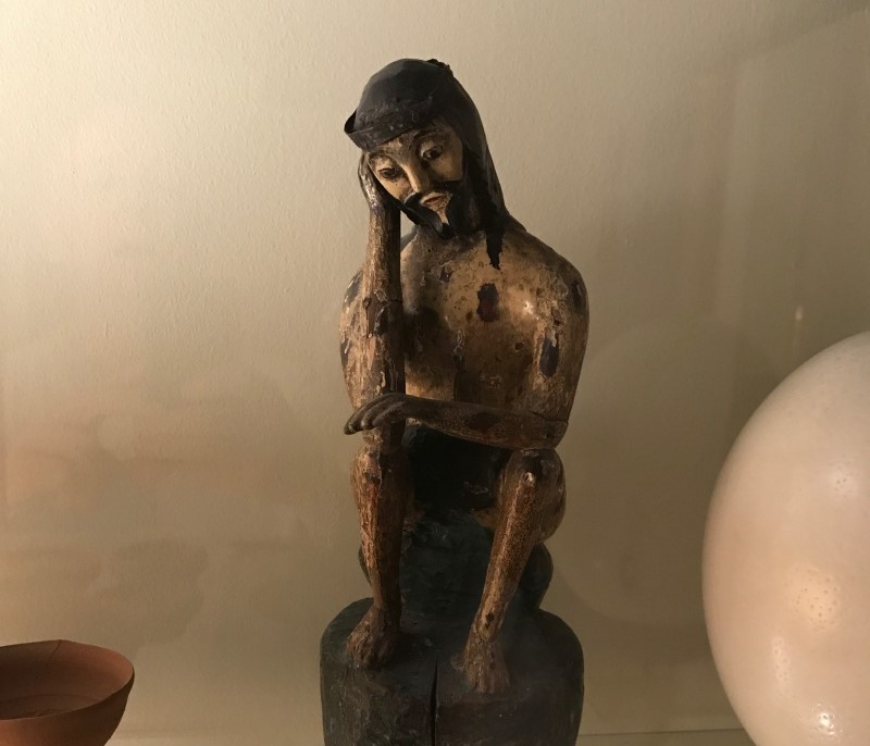 Jesús medita figura